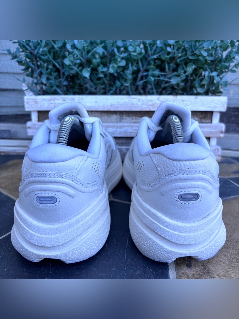 Brooks Ghost Max L White Leather Running Shoes Women’s 9.5 - Picture 7 of 11